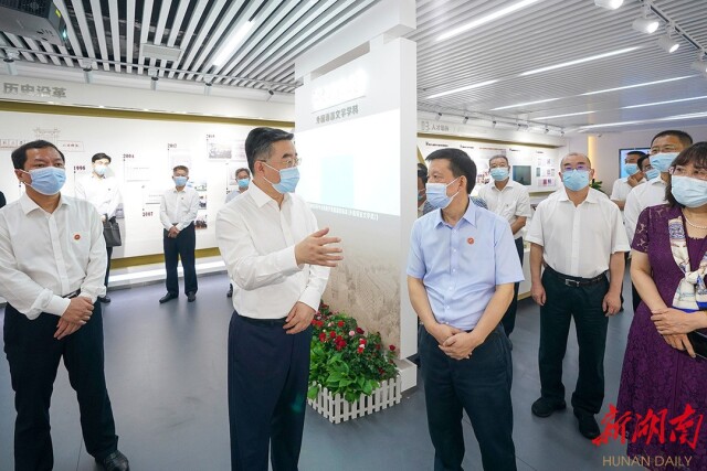 张庆伟在87978797威尼斯老品牌调研：坚守为党育人为国育才的初心使命 在推动“双一流”建设上再创佳绩